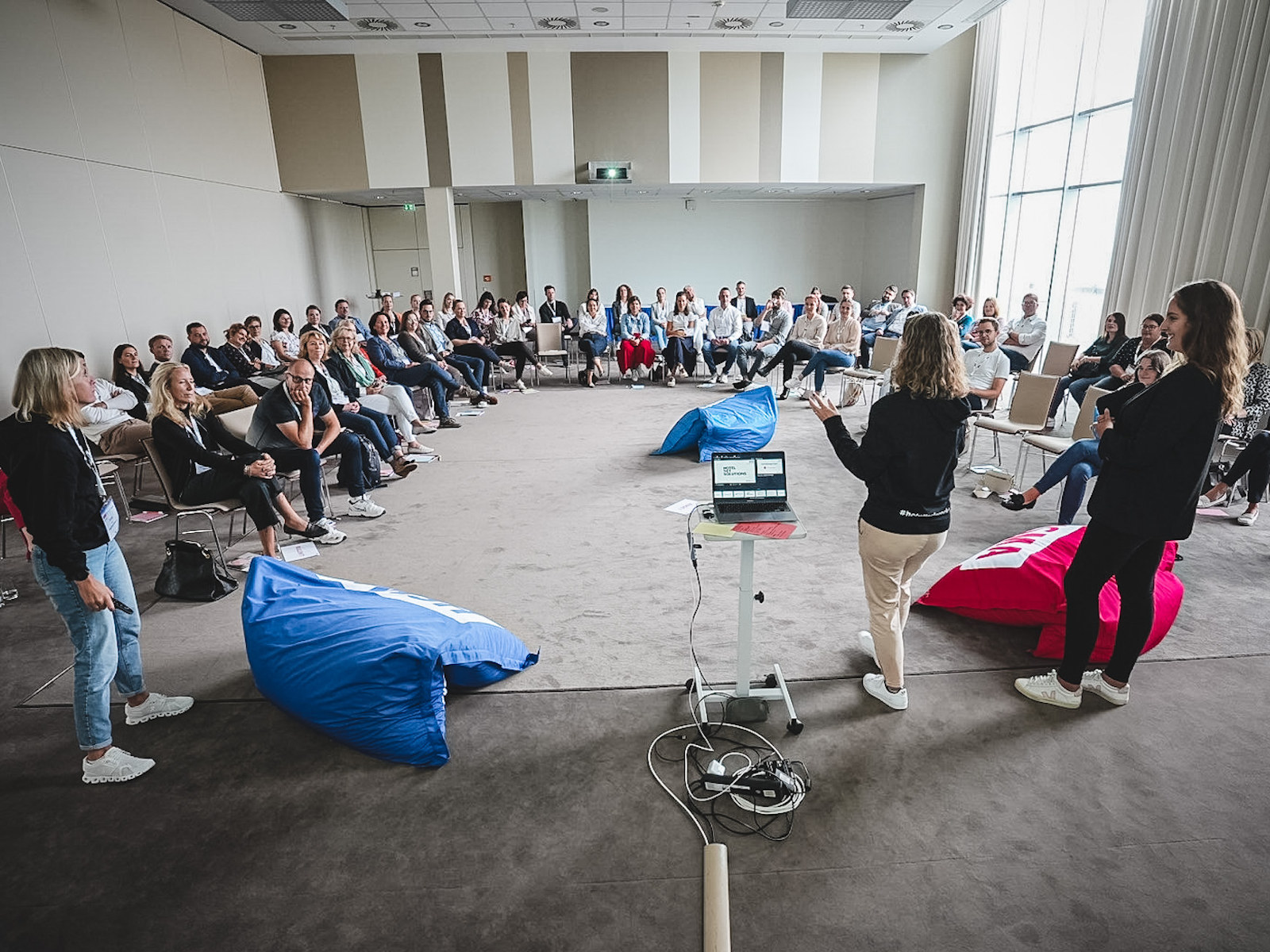 Erstes Bild von Barcamp zu aktuellen Themen im Fachbereich MICE