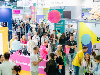 Bildbeschreibung von News Team Human × AI prägt die HR-Agenda