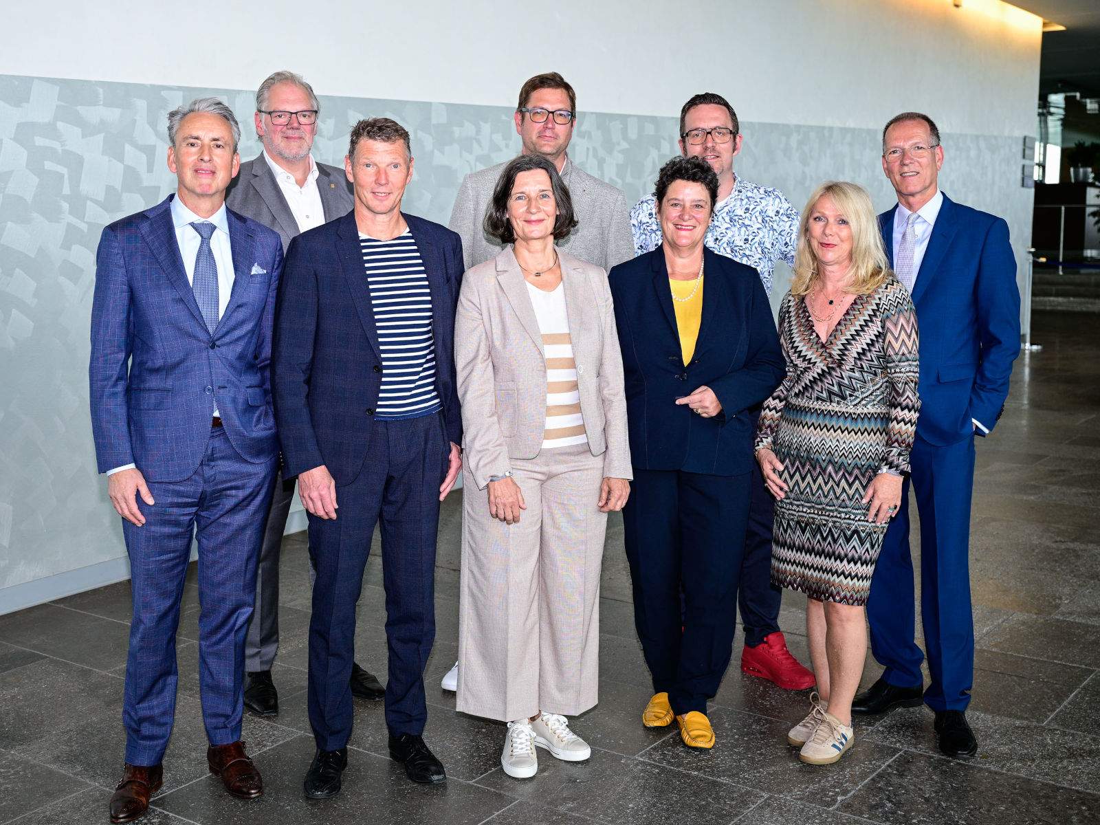 Erstes Bild von Wachstum und personelle Veränderungen
